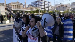 Ómicron: Grecia ordena vacunación obligatoria contra el coronavirus para mayores de 60 años y multas