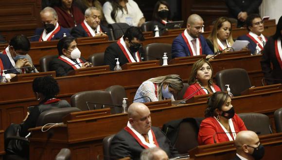 Congresistas dan espalda a Pedro Castillo durante Mensaje a la Nación. Foto: GEC