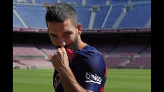 Barcelona: Arda Turan fue presentado en el Camp Nou (FOTOS)