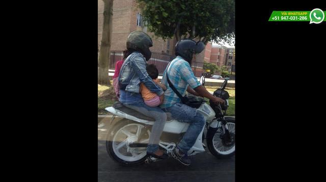Vía WhatsApp: mujer da de lactar a bebe mientras viaja en moto - 3