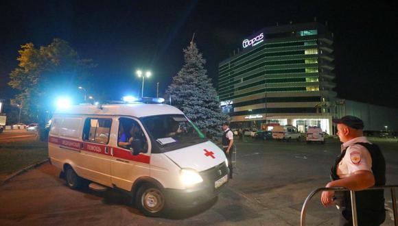 Testigos en el lugar dijeron que la policía de Rostov les afirmó que habían sido evacuados debido a una amenaza de bomba. (Twitter)