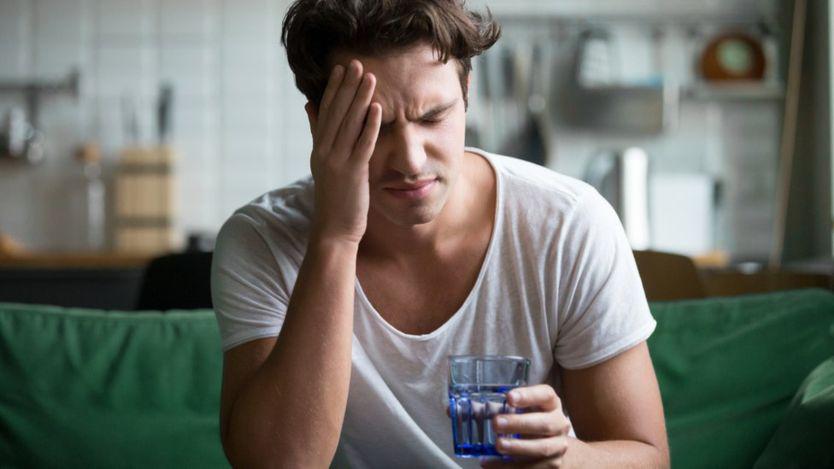 Existe la creencia de que, cuando se trata de tomar más de una bebida alcohólica, el orden de los factores sí altera el producto. (Foto: Getty)