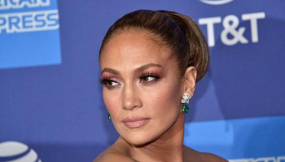 Jennifer Lopez mostró su osado look a través de sus redes sociales. (Foto: Chris Delmas / AFP)
