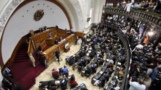 Congreso de Venezuela, sin sueldos ni productos básicos