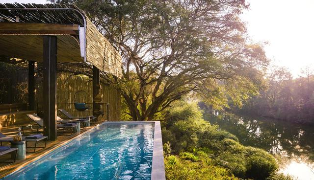 Singita Sweni Lodge, Sudáfrica. Esta piscina infinita cuenta con una espectacular vista al río Sweni, cerca de la frontera de Sudáfrica y Mozambique. (Foto: Difusión)