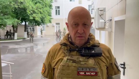 Yevgeny Prigozhin hablando dentro de la sede del distrito militar del sur de Rusia en la ciudad de Rostov-on-Don, el 24 de junio de 2023. (Foto de Handout / TELEGRAM/ @concordgroup_official / AFP)