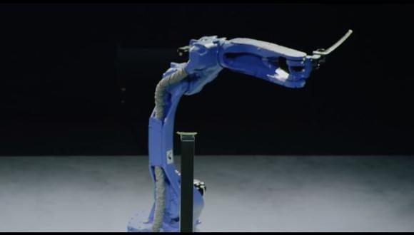 Este robot es un verdadero maestro del sable japonés [VIDEO]