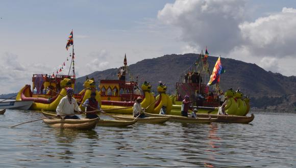 Puno: escenifican salida del lago Titicaca de Manco Cápac y Mama Ocllo. (Foto: El Comercio)