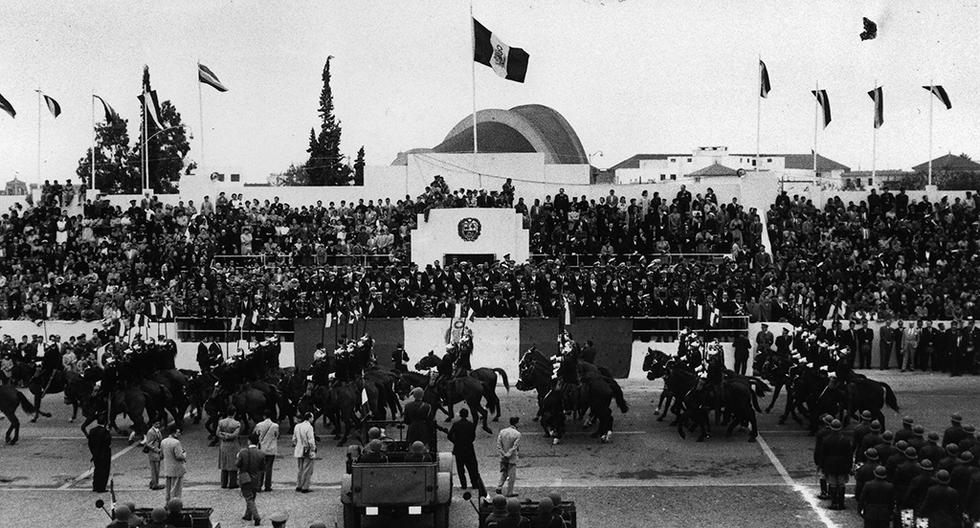 Lima, 28 de julio de 1955. Desfile militar por fiestas patrias. No todo "28 de julio" se celebró como hoy en día. Hubo seis años continuos, de 1822 a 1827 que no se festejó en absoluto. (Foto: GEC Archivo Histórico)