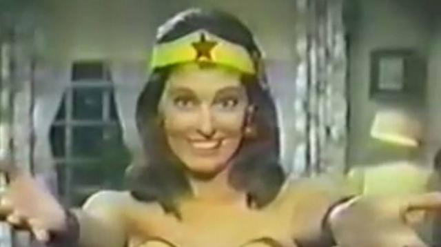 En 1967 y tras el éxito de la serie "Batman", se intentó hacer lo mismo con la superheroína en la fallida serie ¿Quién le teme a Diana Prince?