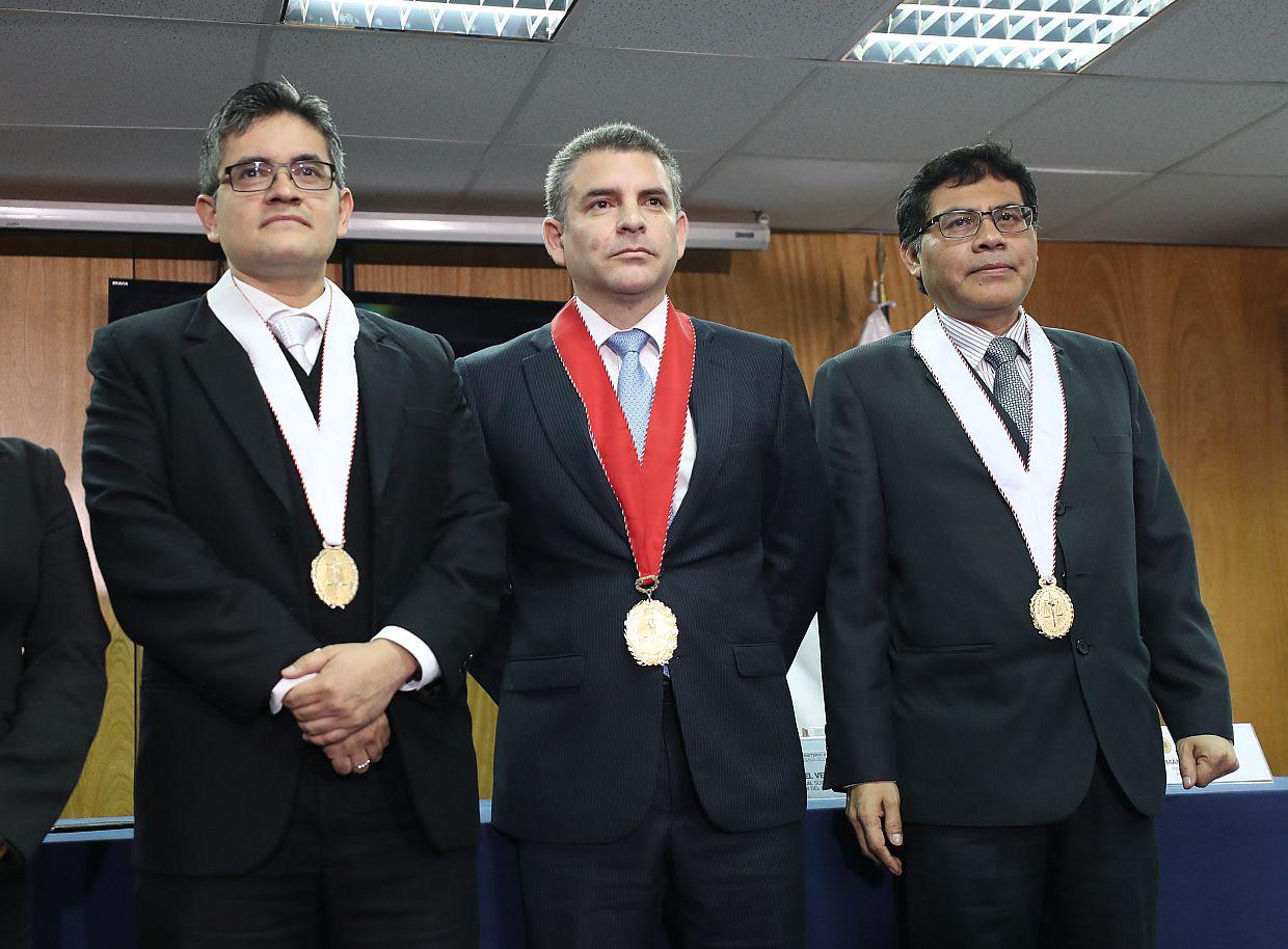 José Domingo Pérez (izquierda) y Germán Juárez Atoche (derecha) son parte del equipo especial encabezado por Rafael Vela Barba (centro). (Foto: GEC)