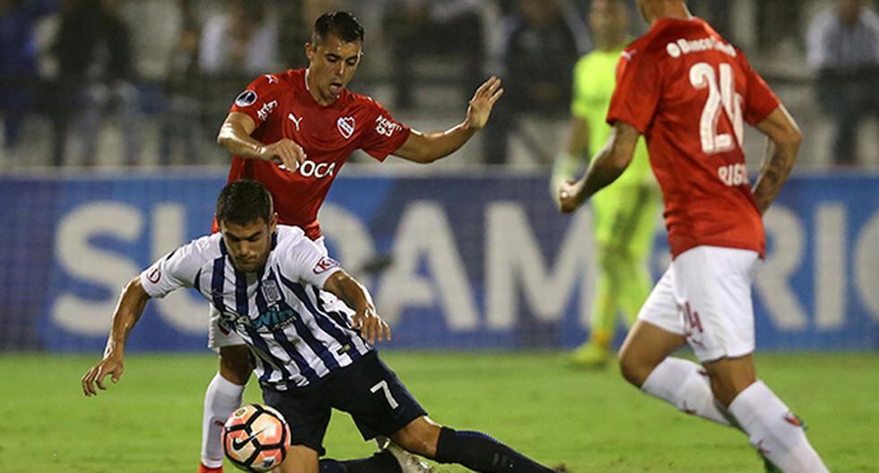 Alianza Lima cayó en condición de local ante Independiente y se despidió del segundo torneo continental. (Foto: EFE)