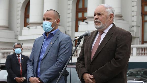 Jorge Montoya y Alejandro Muñante ha cuestionado el manejo del debate de la moción contra la JNJ. (Foto: Congreso)