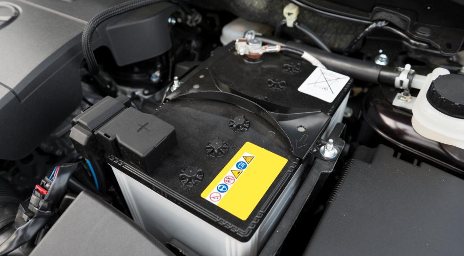 FOTOS: Pasos para instalar la batería de tu auto - 1