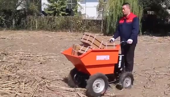 Esta carretilla eléctrica puede transportar hasta 300 kilos de peso. (Imagen: youtube)