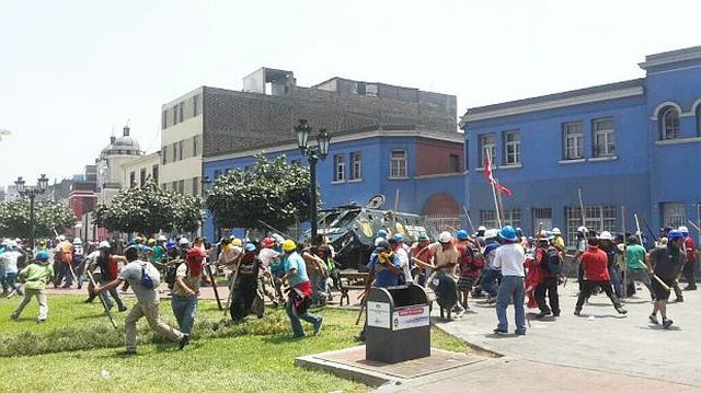 Mineros ilegales se enfrentaron a la policía en Cercado de Lima - 3