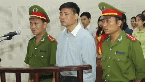 Vietnam condena a prisión a bloguero que critica el comunismo