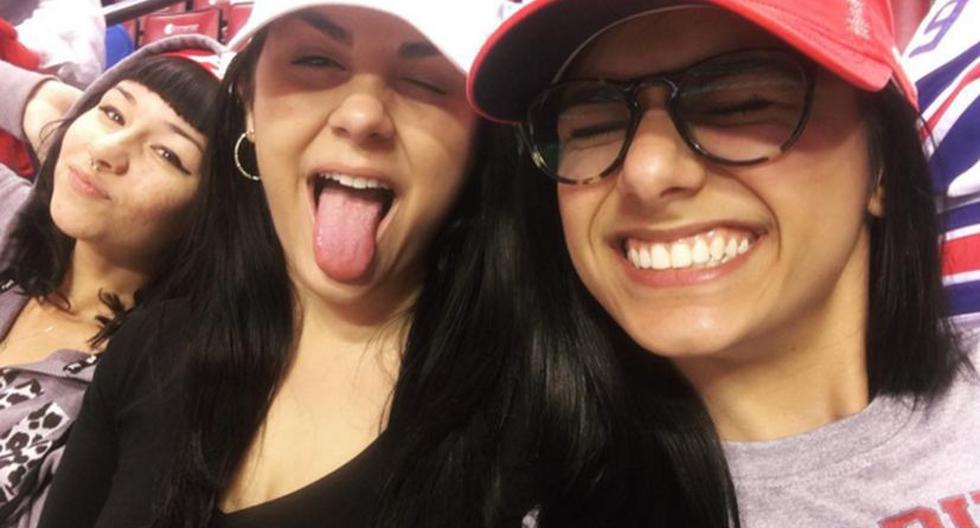 Mia Khalifa y sus amiga alentando a los Florida Panthers (Foto: Instagram)