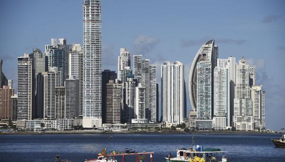 Vista de edificios en la bahía de Panamá, en la Ciudad de Panamá, el 2 de febrero de 2017. (Rodrigo ARANGUA / AFP).