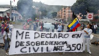 Caracas amaneció con barricadas en numerosas calles