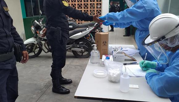Veinte policías de Chimbote pasaron pruebas de descarte de coronavirus en el día 67 del estado de emergencia. (Foto: Red de Salud Norte)