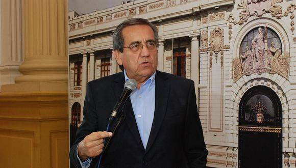 El congresista Jorge del Castillo calificó como una "amenaza" el discurso de Salvador del Solar. (Foto: Congreso)