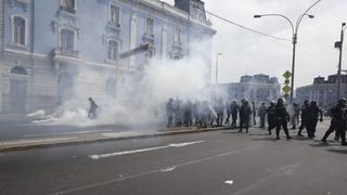 Paro de ‘colectiveros’: manifestantes llegan a Plaza Dos de Mayo y son dispersados por la Policía | FOTOS