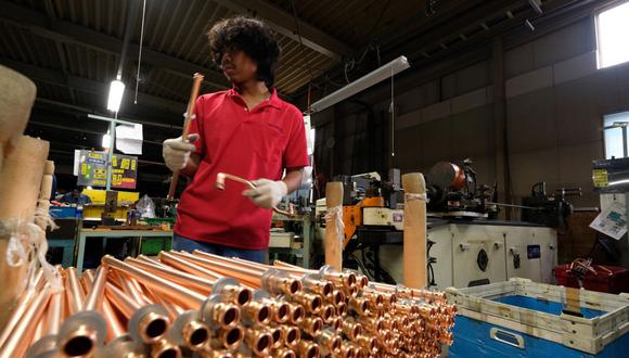 Los precios del metal se han negociado en un rango estrecho de US$400 en las últimas semanas. (Foto: AFP)