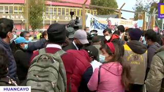 Huancayo: dirigentes son impedidos de ingresar a reunión con gabinete ministerial y Pedro Castillo en coliseo Wanka