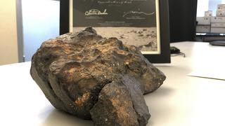 Subastan meteorito lunar en más de US$ 600,000