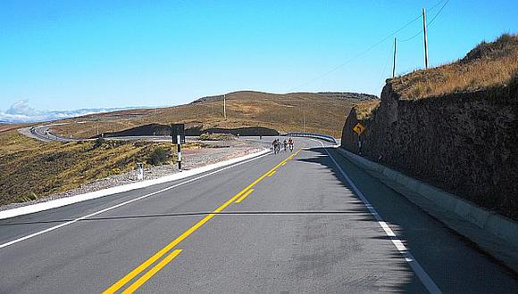 Cosapi inauguró carretera Imperial-Pampas en Huancavelica