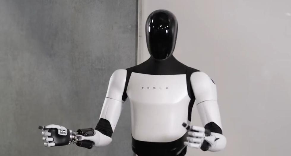 New Era of Automation: Tesla’s Optimus Gen 2 Takes Center Stage in Humanoid Robotics
