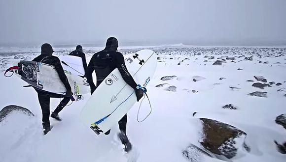 VIDEO: Mira cómo estos tablistas corren olas en el Ártico