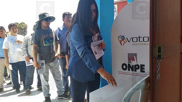  25% de electores en Los Palos capacitados en voto electrónico