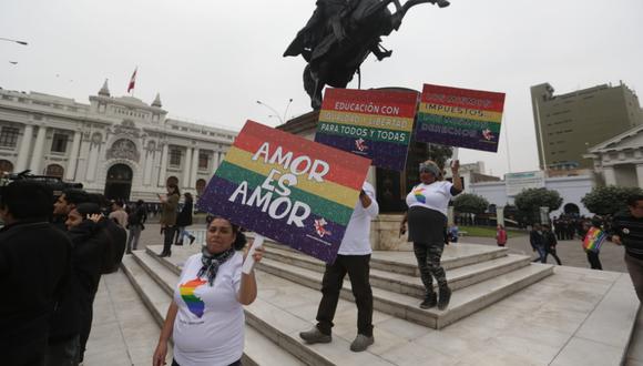 Congreso: colectivo Marcha del Orgullo realiza acto simbólico en Plaza Bolívar (Alonso Chero)
