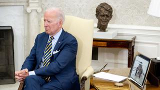 Biden se reúne con familiares de estadounidenses presos en Rusia