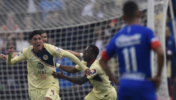 Cruz Azul todavía no puede campeonar y volvió a perder una final ante el América. | AFP