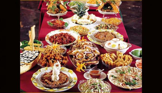 Royal, San Isidro. Ubicado en Av. Guillermo Prescott 231, es un punto de encuentro ideal para almuerzos familiares. Su buffet de 40 platos tiene un costo de S/70 por persona. (Foto: Royal)