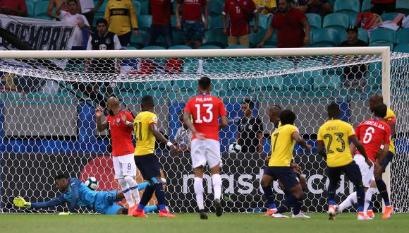 Chile vs. Ecuador: José Pedro Fuenzalida anotó el 1-0 con soberbio derechazo por Copa América 2019 | VIDEO. (Foto: AFP)