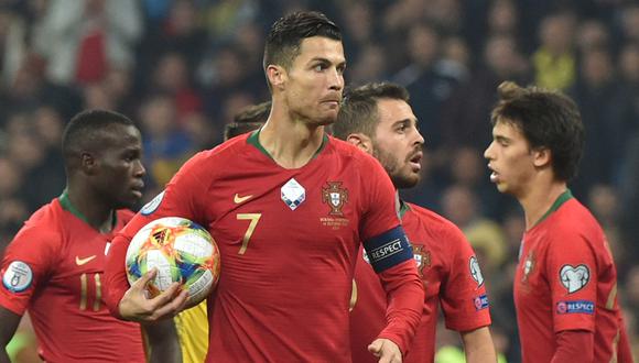 Cristiano Ronaldo anotó, pero no pudo impedir que su selección perdiera. (AFP)