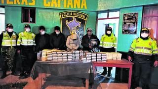 Arequipa: PNP halla 120 paquetes de alcaloide de cocaína tras intervenir camioneta en Camaná