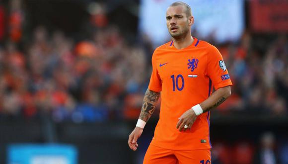 A pesar de que el encuentro entre Perú y Holanda será para despedir a Wesley Sneijder, el comando técnico de la 'Naranja Mecánica' analiza el tiempo que desea darle al experimentado mediocampista. (Foto: AFP)