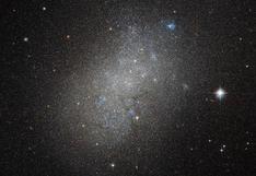NASA: Hubble capta el increíble brillo de las estrellas en una galaxia enana irregular