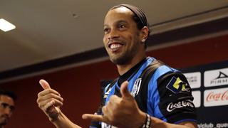 Ronaldinho regresó a México, pidió permiso y se volvió a ir
