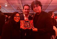 Director de “Parásitos” se luce con retablo ayacuchano en los  Film Independent Spirit Awards