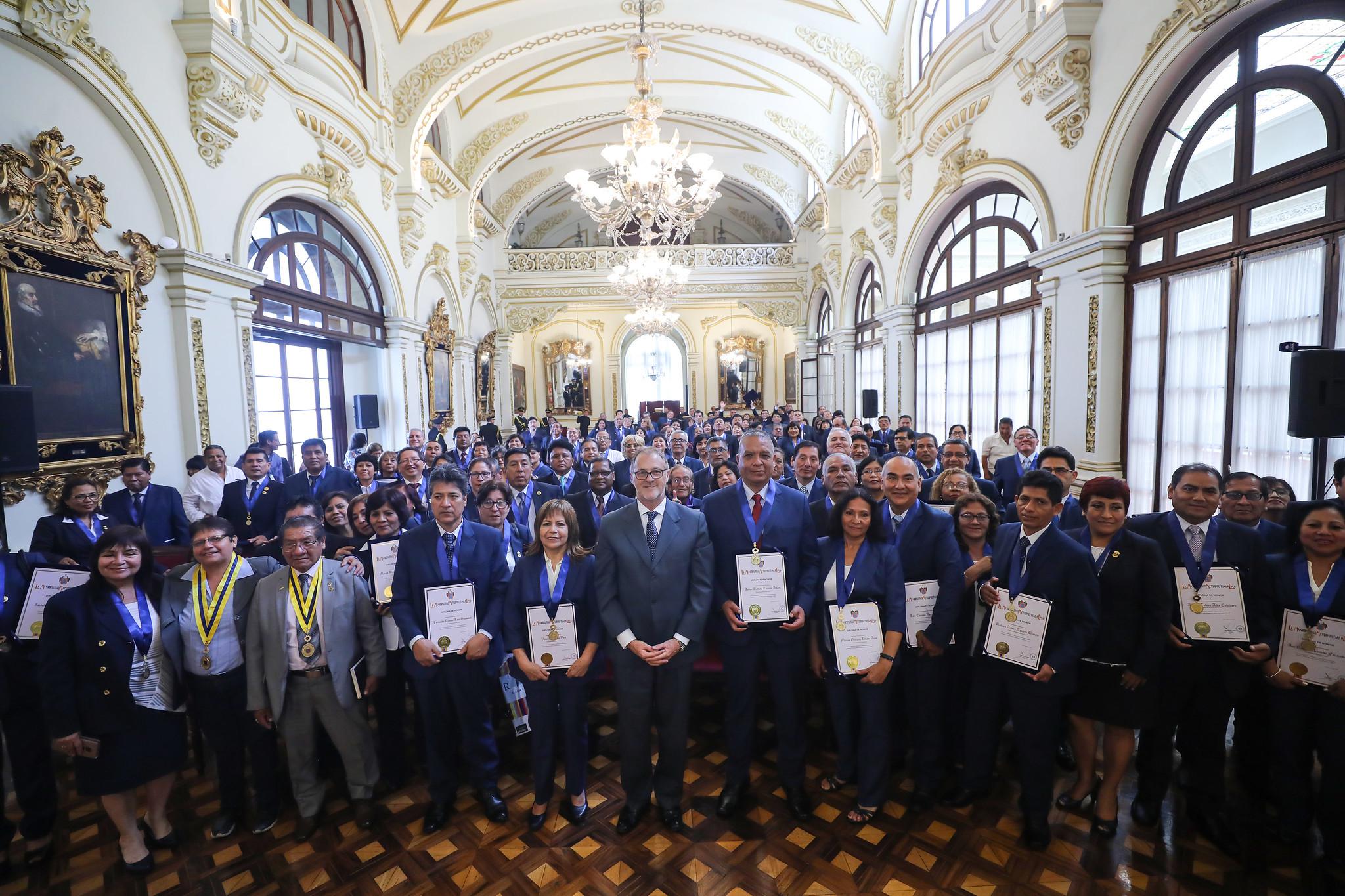 En enero, el alcalde Muñoz reconoció a varios trabajadores municipales por sus 30 años de servicio. (Foto: Municipalidad de Lima)
