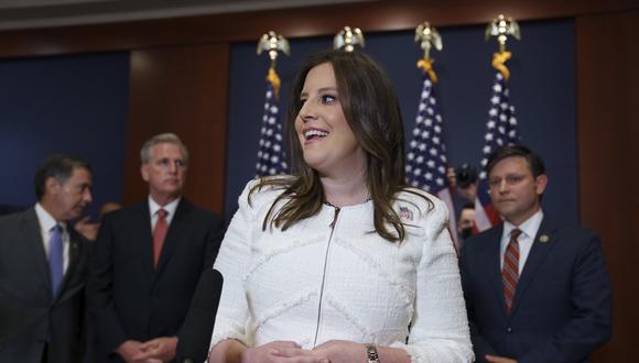 Elise Stefanik reemplaza a Liz Cheney en el liderazgo republicano. AP