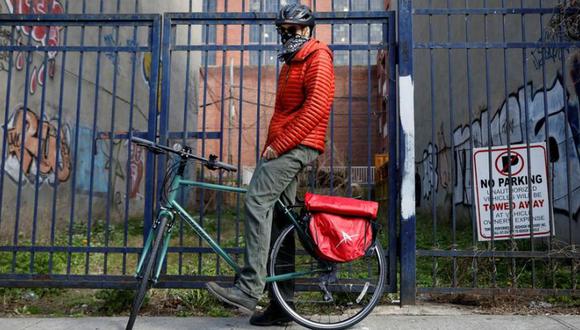 John Donohue, artista que vive en Brooklyn que compró una bicicleta hace dos semanas. (Foto: Reuters)