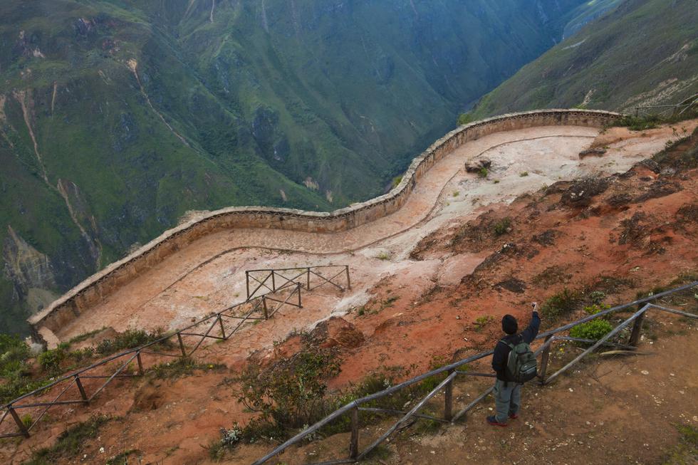 Atractivos: Sala de Exhibición “Gilberto Tenorio Ruiz” de la Dirección Desconcentrada de Cultura de Amazonas, el Mirador Cañon del Sonche y el Mirador de Huanca Urco. En la imagen, una vista panorámica del cañón del Sonche. (Foto: Miguel Mejía / PromPerú)