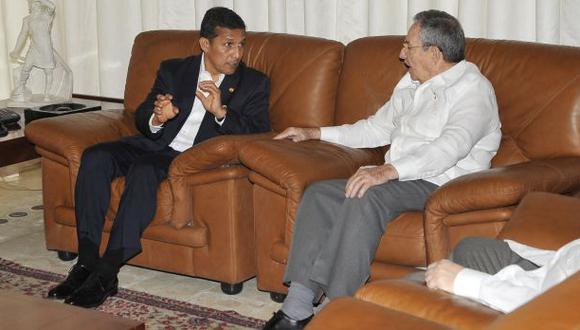 En julio de 2011, Ollanta Humala incluy&oacute; a Cuba en un viaje que tambi&eacute;n lo llev&oacute; a M&eacute;xico y que le permiti&oacute; reunirse por primera vez con Ra&uacute;l Castro. (Flickr Presidencia Per&uacute;)